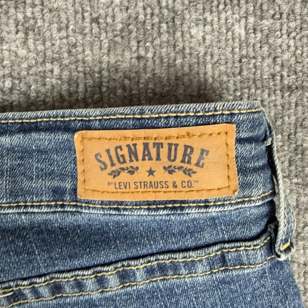 Levi Strauss Signature Jeans Mens 33x30 Blue Medium Wash Modern Boot Cut Denim